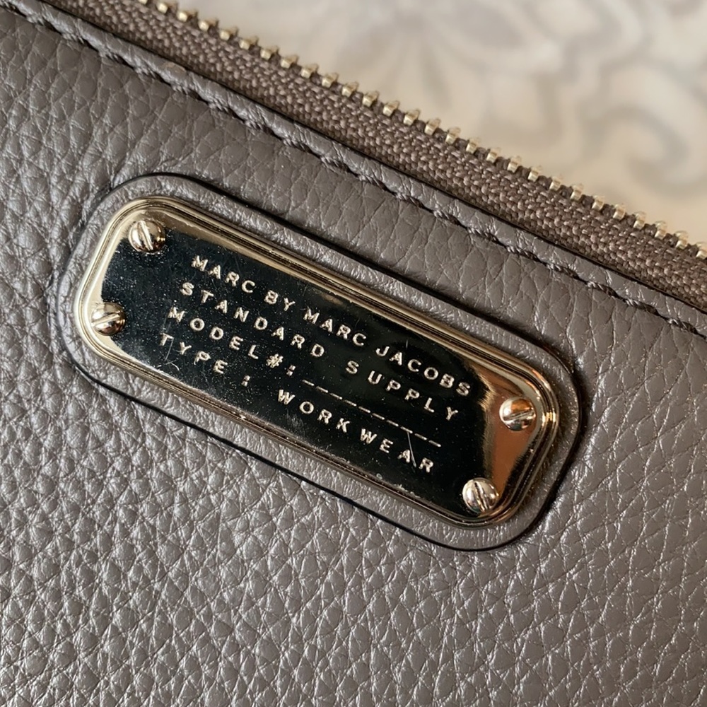 Marc Jacob’s Wallet - Picture 8 of 12